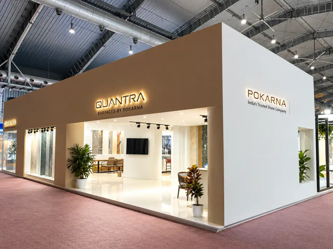 QUANTRA exhibition stand, 400 sqm