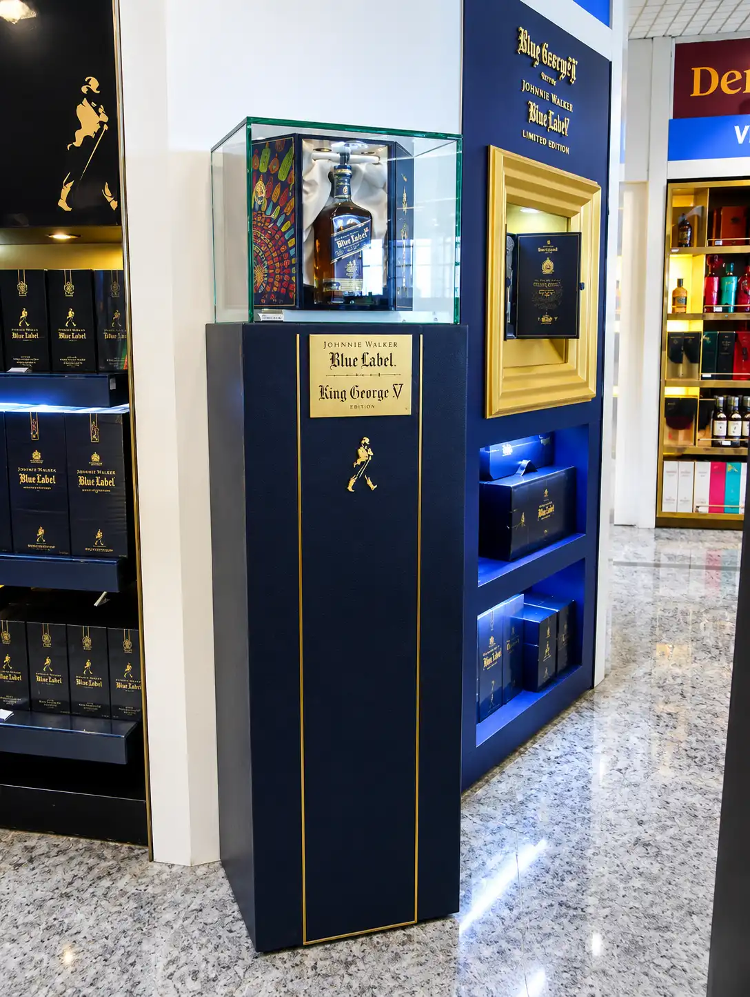 Single bottle plinth for Blue Label