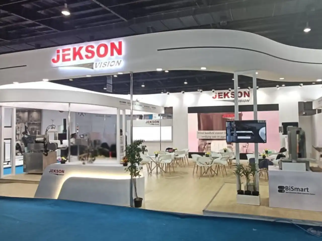 Custom exhibition stall design and fabrication by Propshop India